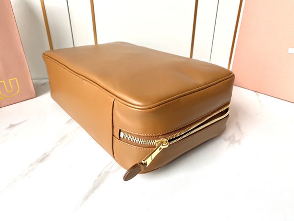 スーパーコピーブランドバッグ着用イメージ